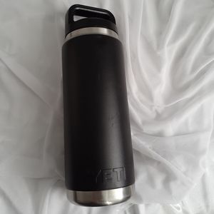 Yeti black 26oz water bottle